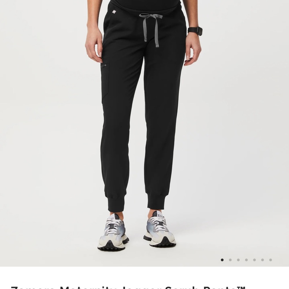 Figs Zamora Maternity Jogger Scrub Pants in BLACK
